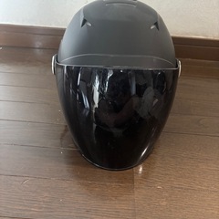 4. バイク用　半ヘル　バイザーあり　マットブラック　フリーサイズの画像