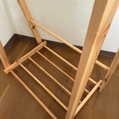 木製ハンガーラック（折りたたみ式）難ありの画像