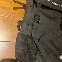 UNDER ARMOUR ブラック リュックの画像