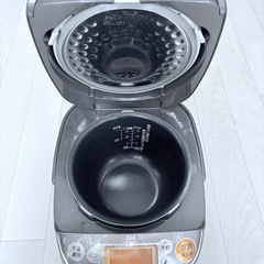 炊飯器の画像