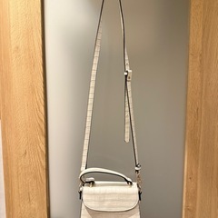MOUSSY ショルダーバッグ ホワイトの画像