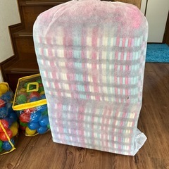 キッズ用品、クッションマット、トイボールの画像
