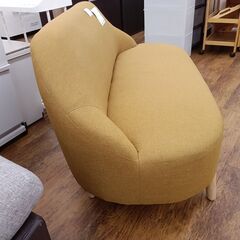 ★リユースのサカイ水戸店★  2人掛けソファー マスタード H72×D70×W135 クリーニング済み MT5797の画像