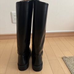 H&M ロングブーツの画像