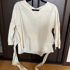 7分袖リボン付き
ブラウスの画像
