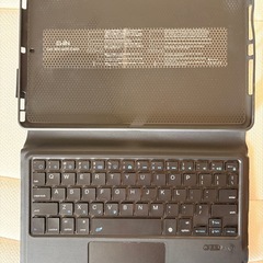 【10/26まで】iPad  キーボード付きケース　(タッチパッド搭載 ペン収納込み)の画像