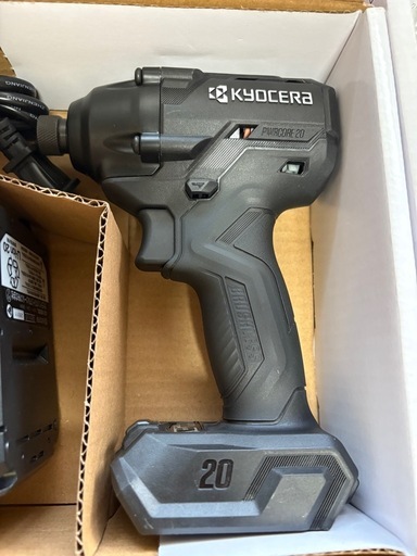 充電式インパクトドライバー