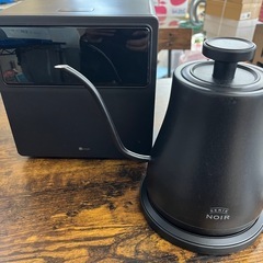 【極美品】ニトリスクエア炊飯器 4合 & バルミューダ 電気ケトル　マットブラック家電セットの画像