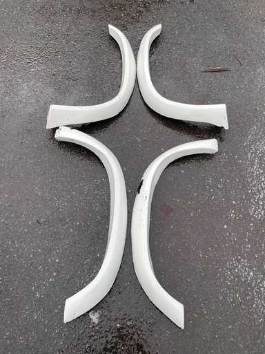 ハイラックスサーフ130系2ドア用社外オーバーフェンダー