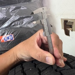 ハイエース スタッドレスタイヤの画像