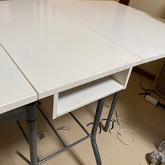 折りたたみてーテーブルの画像
