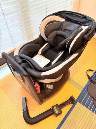 コンビチャイルドシート　新生児から使えるネルームエッグショック