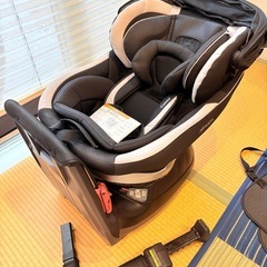 コンビチャイルドシート　新生児から使えるネルームエッグショックの画像