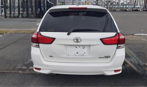 トヨタカローラフィールダー　純正リアバンパー白