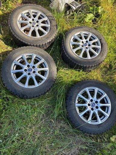 決まりました。
ダンロップ スタッドレスタイヤ2015年製　 PCD100　15インチ195/65R15インプレッサ.プリウス