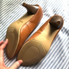 未使用 キャメル 茶色 パンプスMの画像