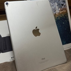 箱付3点セット:電池100%iPad Pro/Apple pencil/Smart keybordの画像