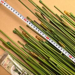 【中古・一部新品】ガーデニング用支柱たっぷり約140本セット（60cm～100cm程度まで混在 ばらつき有り）の画像