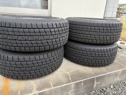 スタッドレス265/65R17プラド150　
