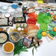 ミニチュア 食べ物・小物セット たくさん！ リーメントあり　まとめて ドールハウス 　札幌市 平岸店　まとめ売り　おもちゃ　☆ PayPay(ペイペイ)決済可能 ☆ 札幌市 豊平区 平岸 平岸店の画像