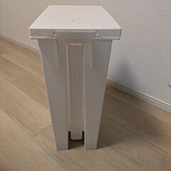 ニトリ　ゴミ箱　20Lの画像
