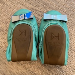 【美品！お譲りします！】BUTTERFLY TWIST パンプスの画像