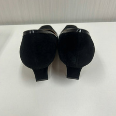 美品 銀座かねまつ スクエアトゥパンプス ブラック 22cmの画像