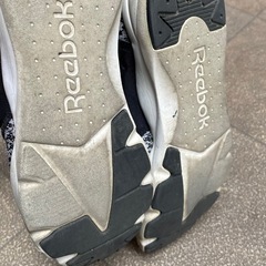 Reebokスニーカー(23.5センチ)の画像