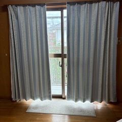 カーテン　ブルー花柄の画像