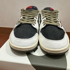 Travis Scott x Nike Women's Air Jordan 1 Low OG "Medium Olive"の画像