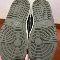 Travis Scott x Nike Women's Air Jordan 1 Low OG "Medium Olive"の画像