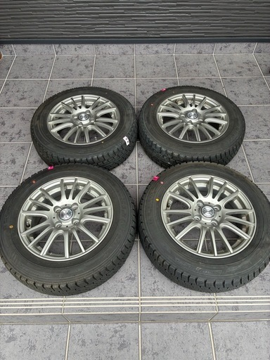 スタッドレスタイヤアルミホイール付き