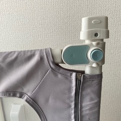ベッドガード　180cm  hugmuu 転落防止　赤ちゃん
の画像