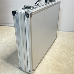 アタッシュケース　アルミ　シルバー　手提げ　ビジネス　ツールケースの画像