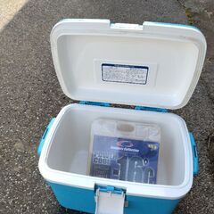  小型クーラーBOX 保冷剤付きの画像