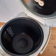 【B334】東芝　真空圧力IH保温釜　炊飯器　1.8L　動作確認OKの画像