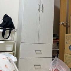 衣類タンスの画像