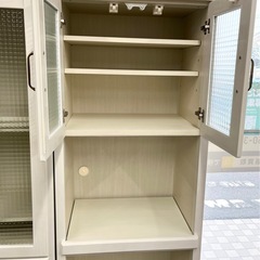 【中古品】ニトリ NITORI 2枚ガラス扉 レンジボード キッチンボード 食器棚 コルテ カントリー調 北欧風 ホワイト 木目 収納家具の画像