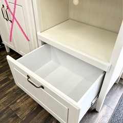 【中古品】ニトリ NITORI 2枚ガラス扉 レンジボード キッチンボード 食器棚 コルテ カントリー調 北欧風 ホワイト 木目 収納家具の画像