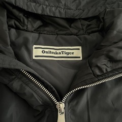 オニツカタイガー ブルゾンの画像