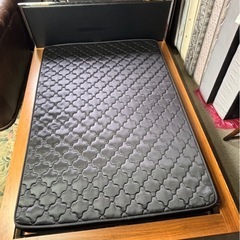 ダブルベッド　マットレスの画像