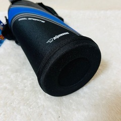 スポーツドリンク対応 水筒 1.03Lショルダー付き ブラック×ブルーの画像