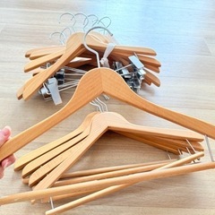 木製ハンガー10本の画像