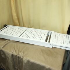 【紋別市発】引取り限定　折りたたみラック　キャスター付き 3段 高さ90cm×幅71cm　移動便利　折畳収納　組み立て不要 ゲーム機 調理器具 本収納 多用途(3段, ホワイト)中古品の画像