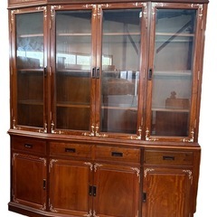 NO.2595【直接引取り限定】キャビネット 飾り棚 ガラス扉 螺鈿細工 セパレート 収納 家具 中古の画像
