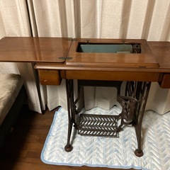三菱　足踏みミシン　アンティークの画像