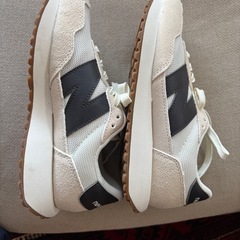 【新品未使用】
New Balance ニューバランス 237 23.5cm OFF WHITE  の画像