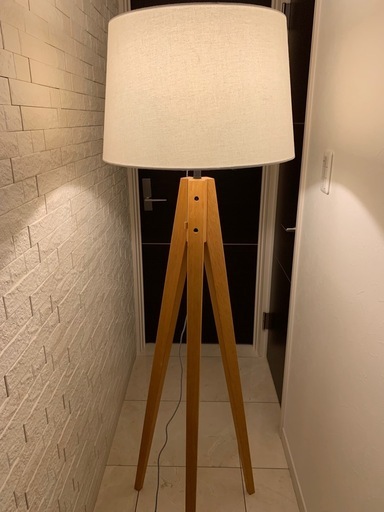 月末迄
値下げ中！美品！★アートワークスタジオAW-0507E-WH★エスプレッソフロアランプ★お洒落なスタンド照明★