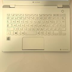 ★第10世代i7★ 超軽量766g メモリ16GB dynabook F68の画像