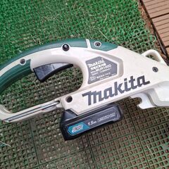 マキタ  10.8V　充電式草刈機　バッテリー3個付きの画像